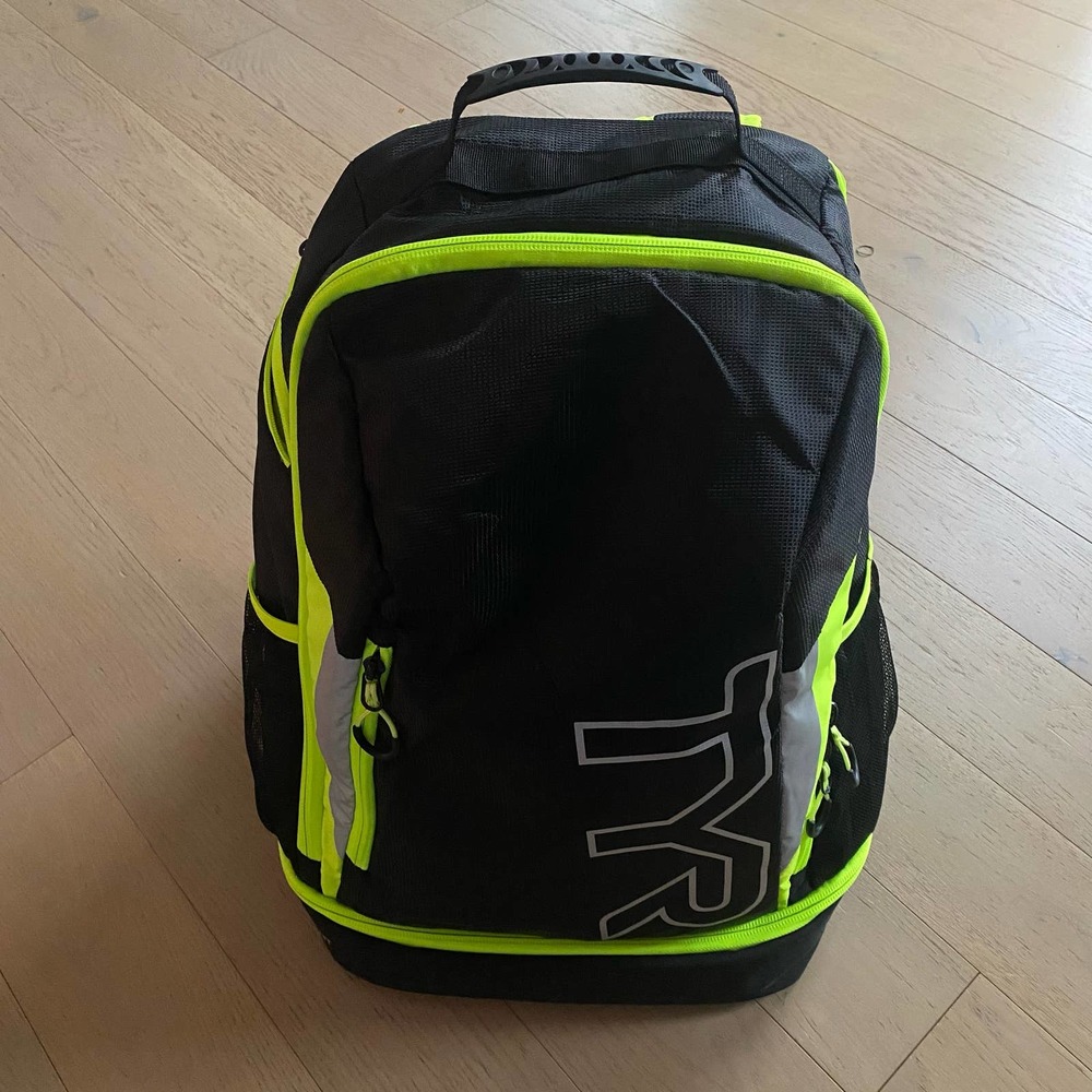 TYR Apex Triathlon Transition Bag Black Volt Preowned